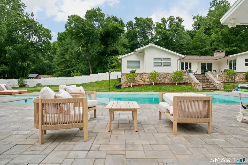 62 Heritage Drive, Woodbury