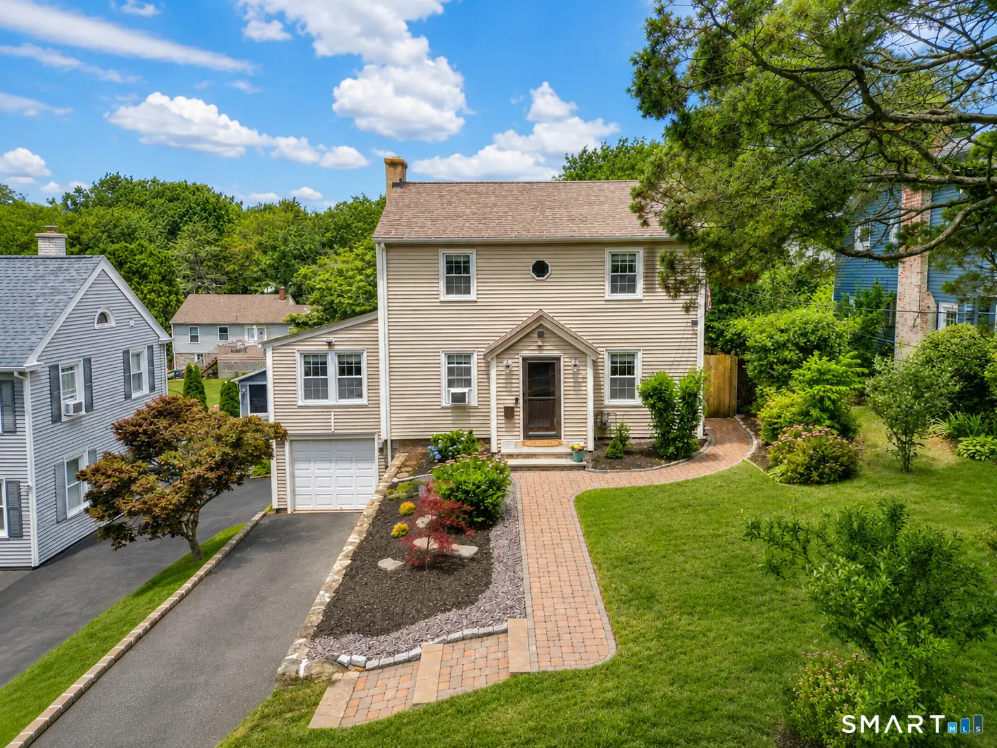 29 Niles Hill Road, New London