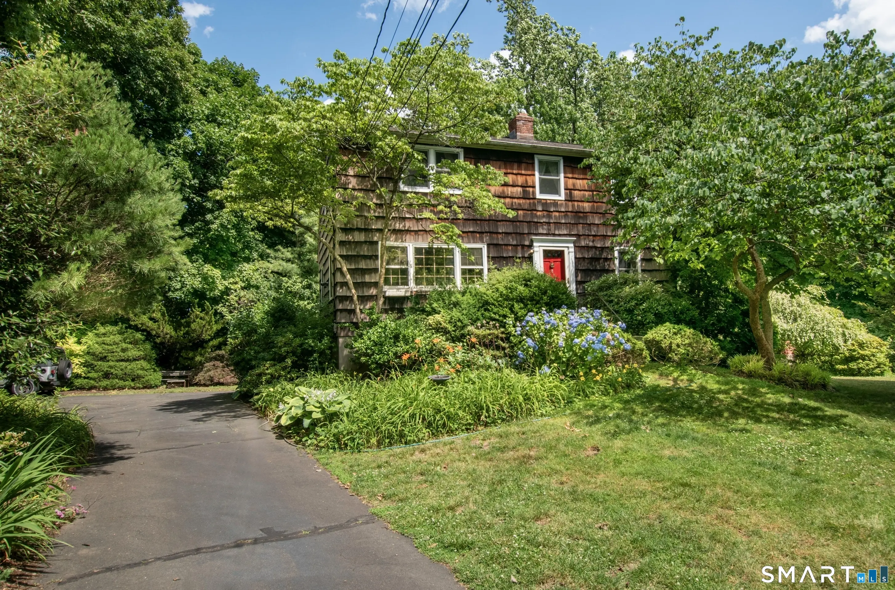 8 Oakledge Circle, Norwalk