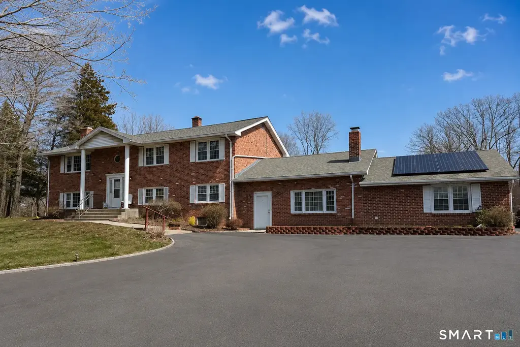 158 Leetes Island Road, Branford