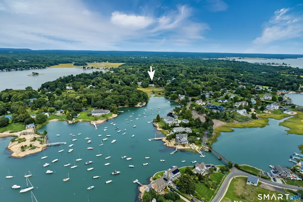 473 Colonial Road, Guilford