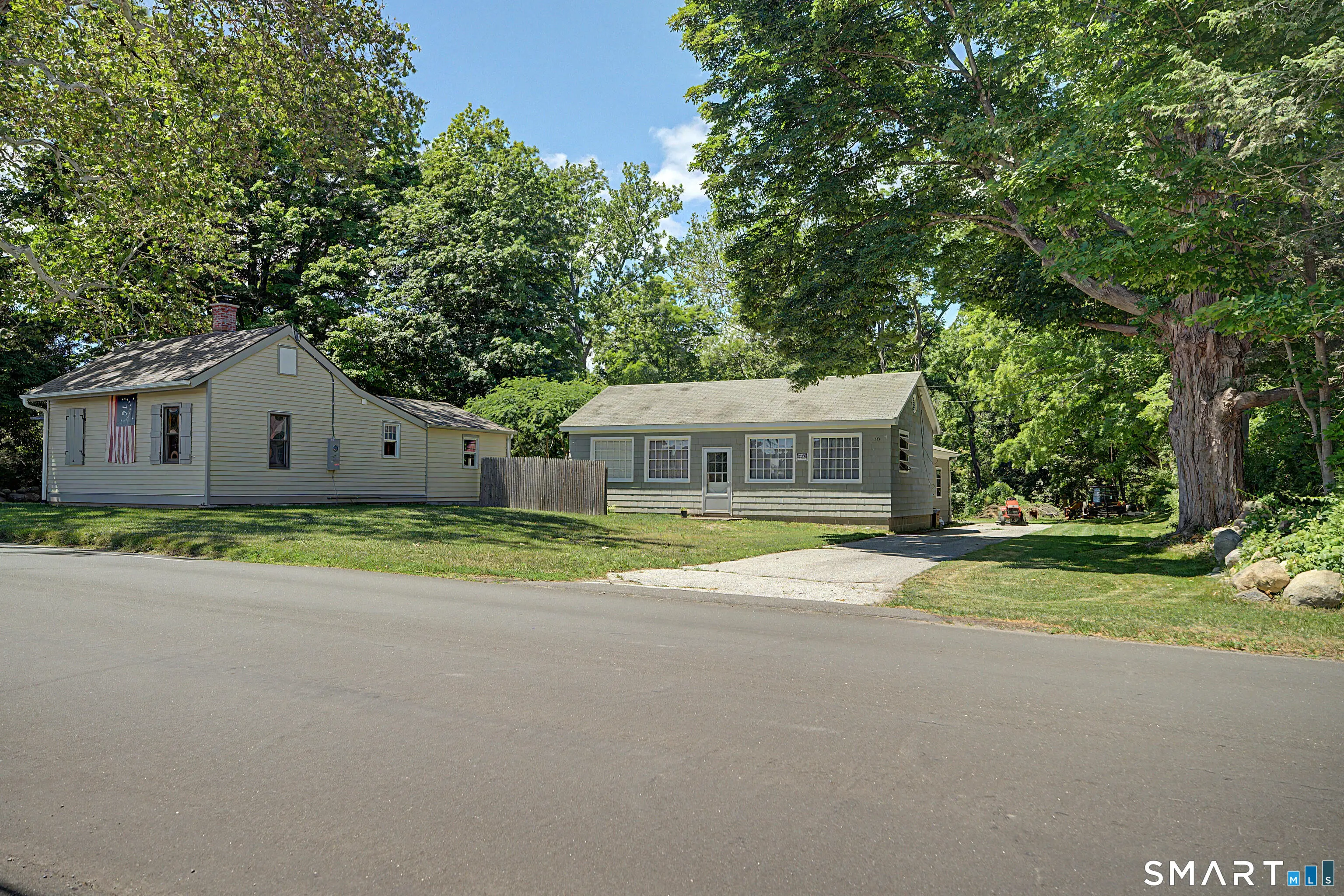 16 Old New Milford Road, Brookfield