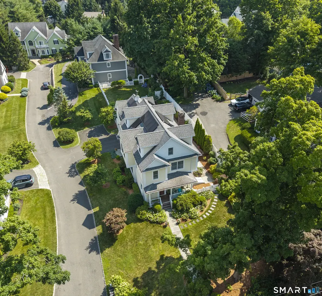 43 Catoonah Street, Ridgefield