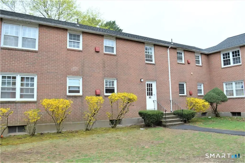 8 Brickyard Road 21a, Farmington