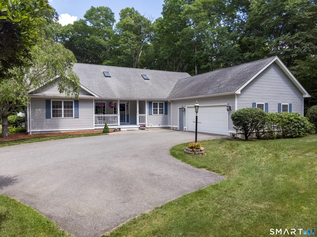 432 Green Hollow Road, Killingly