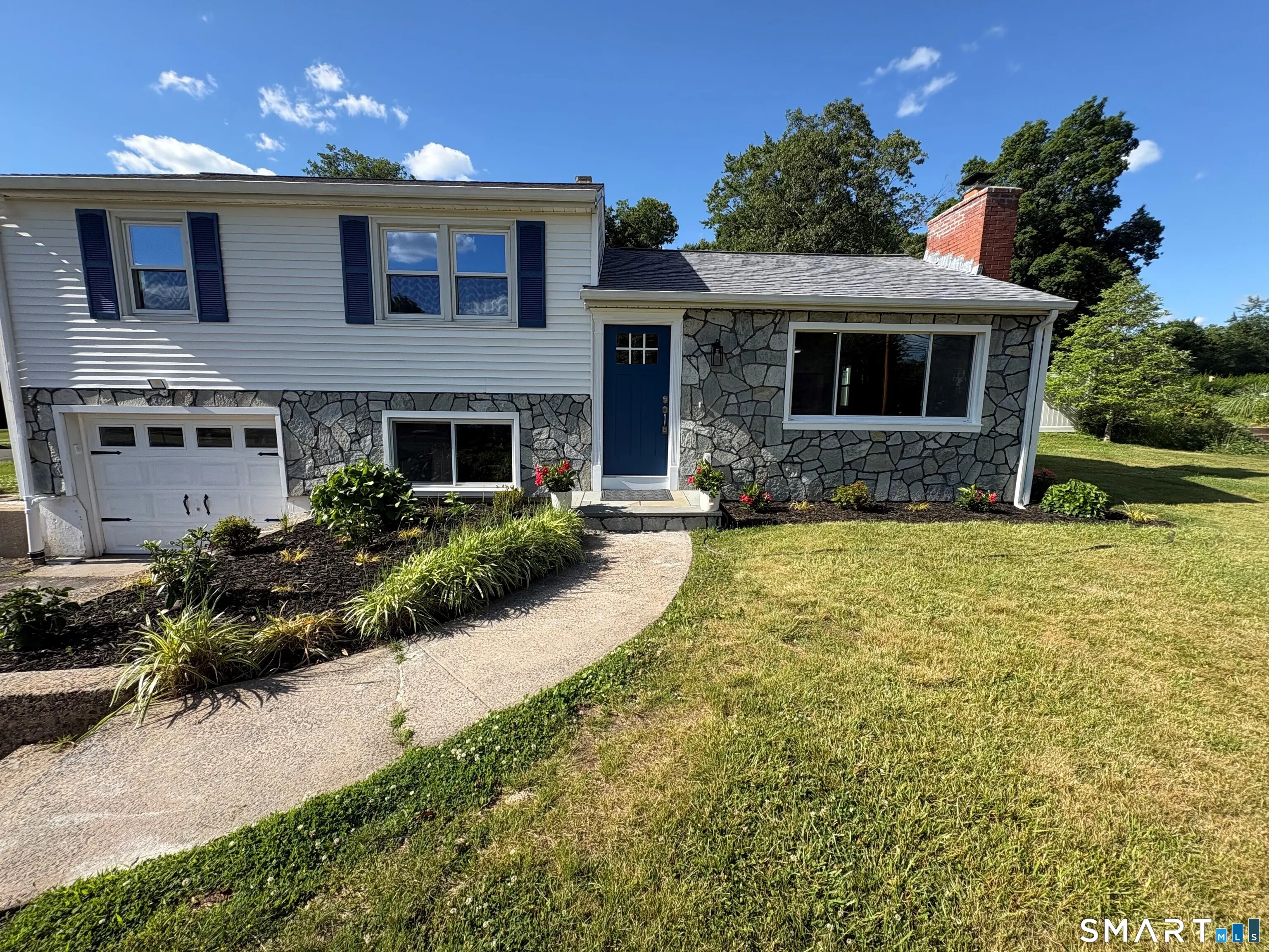 1052 New Rock Hill Road, Wallingford