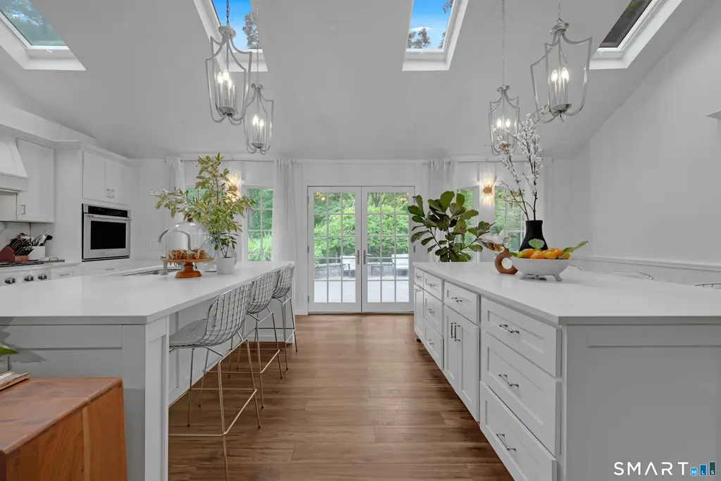 1638 North Road, Killingly