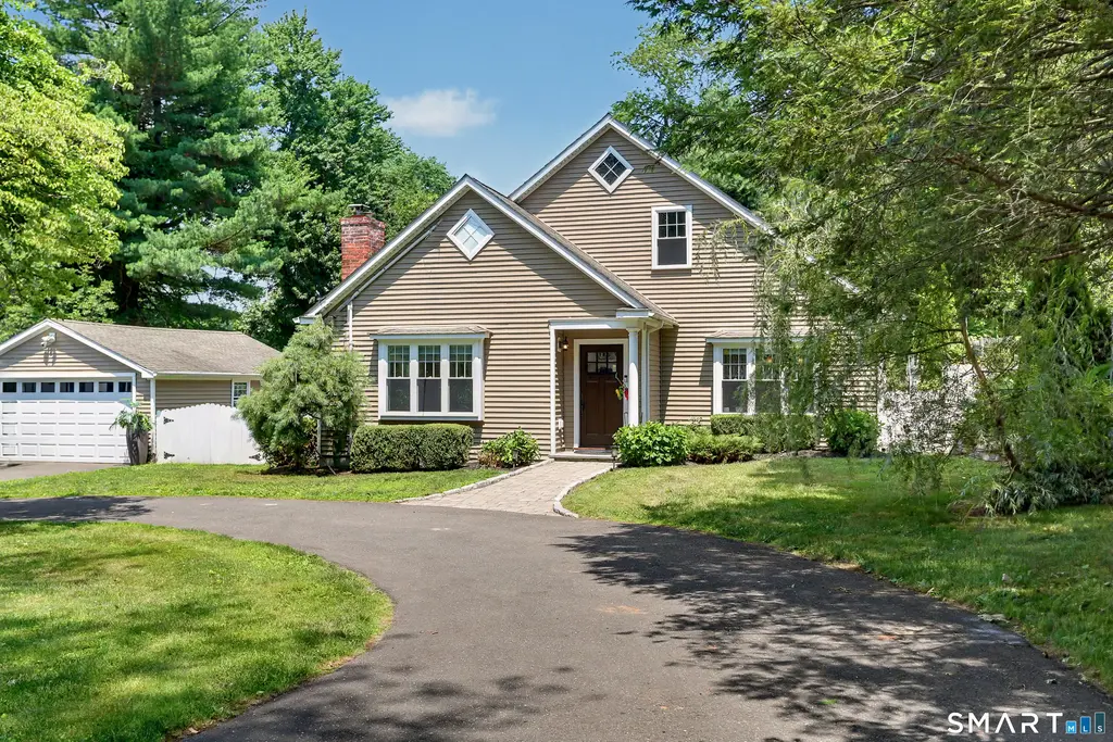 12 Cottage Place, Trumbull
