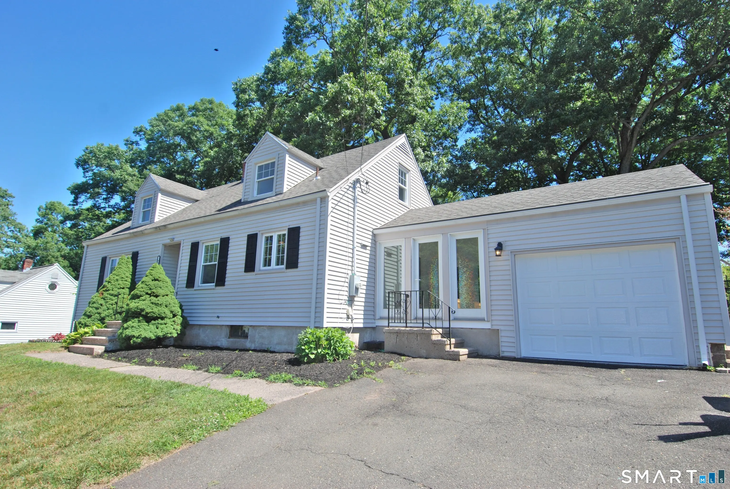 99 Cumpstone Drive, Hamden