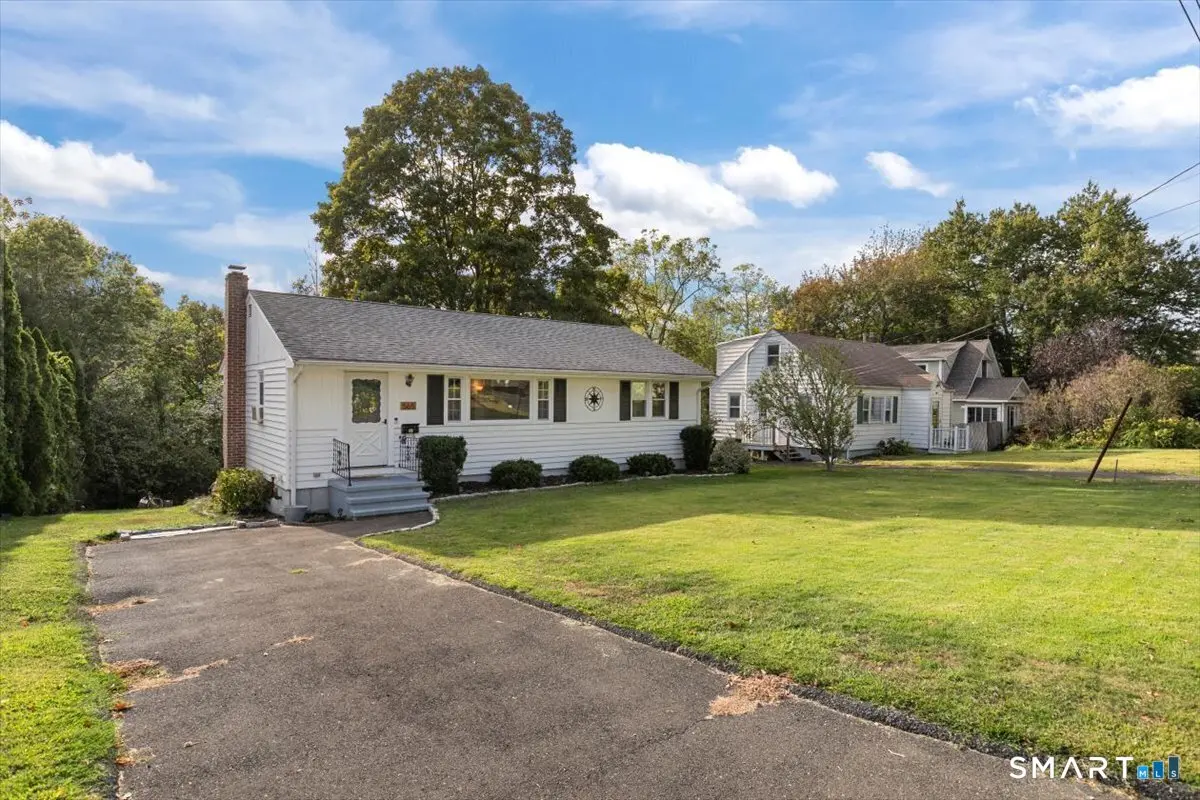 565 Pond Point Avenue, Milford