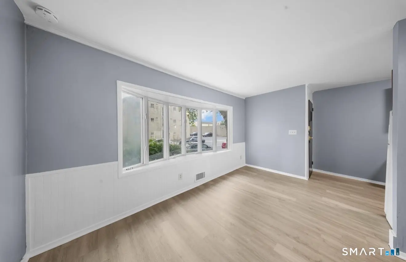 39 Granfield Avenue, Bridgeport