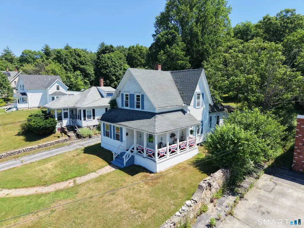 602 North Main Street, Killingly