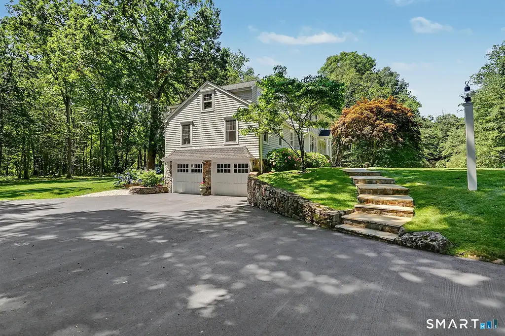 178 Pocconock Trail, New Canaan