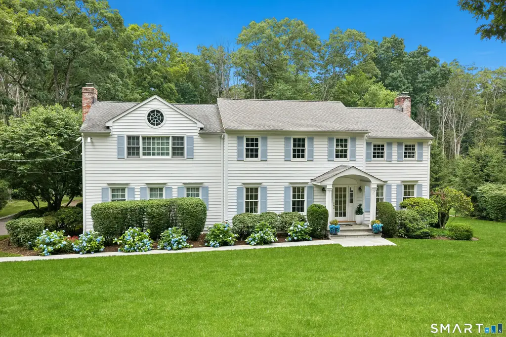 559 Cheese Spring Road, New Canaan
