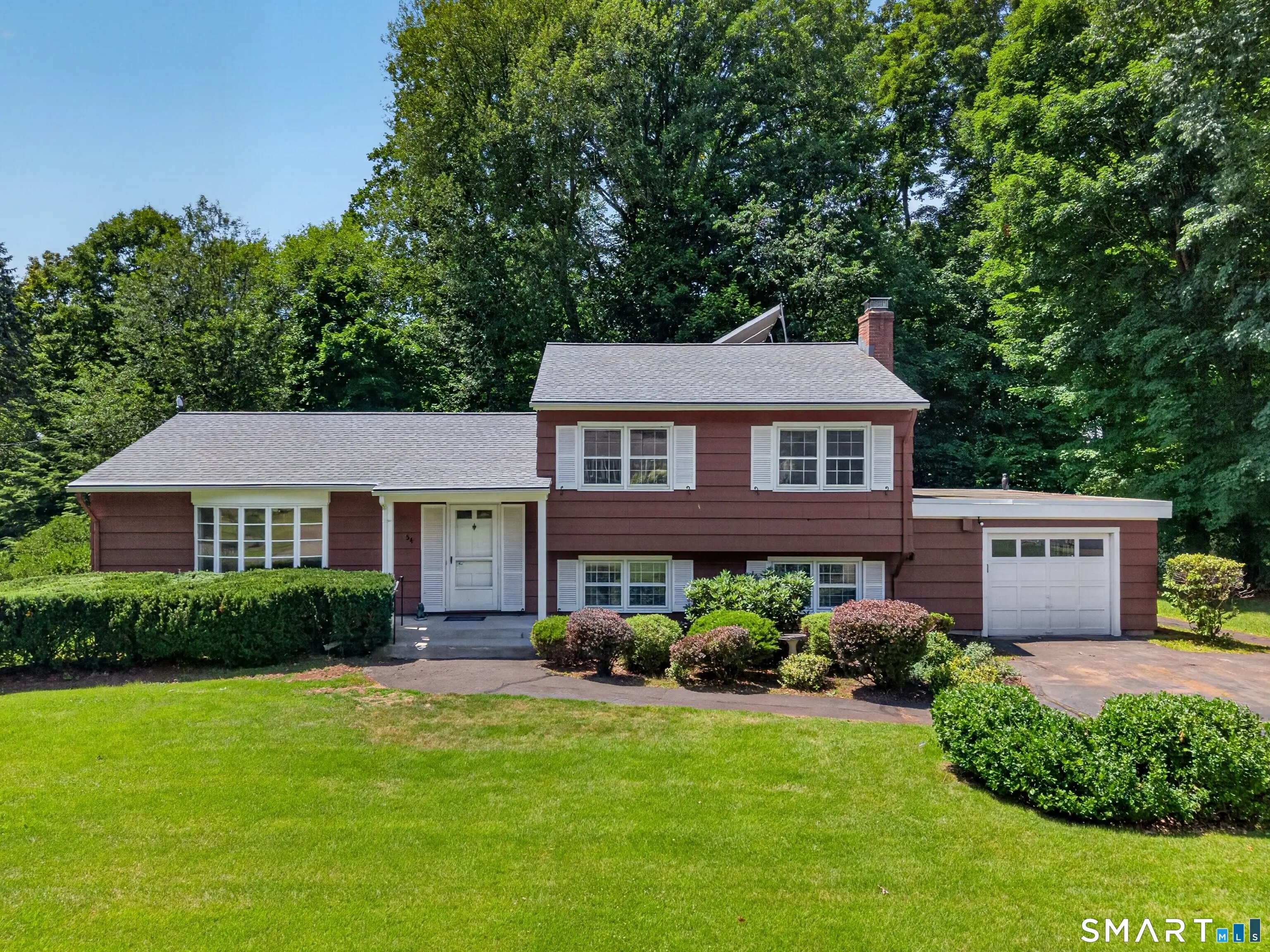 54 Deforest Drive, North Branford