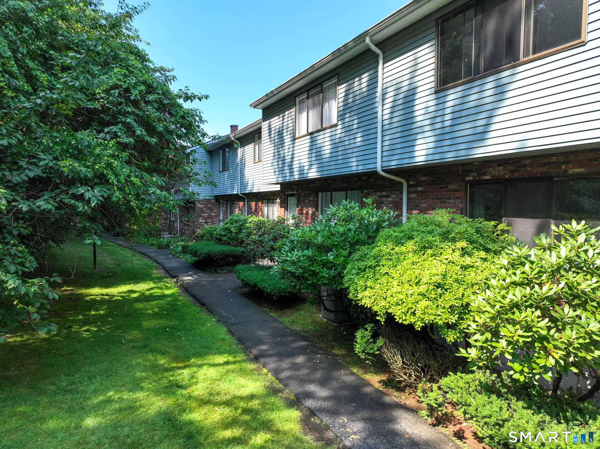 563 Churchill Drive 563, Newington