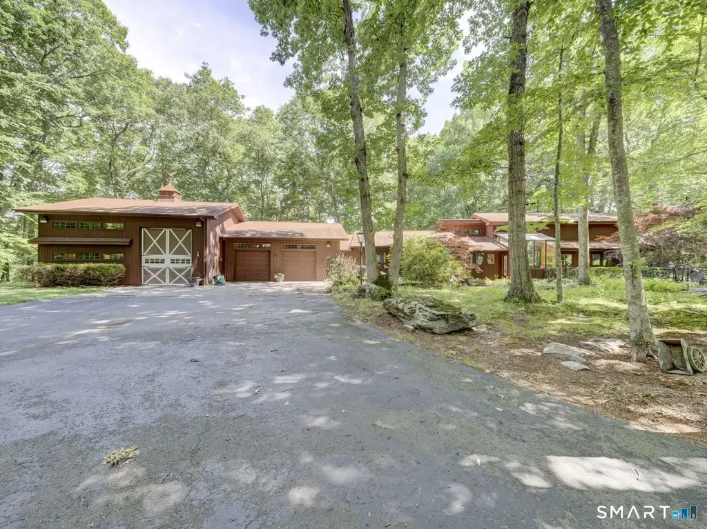 140 Old Willimantic Road, Columbia
