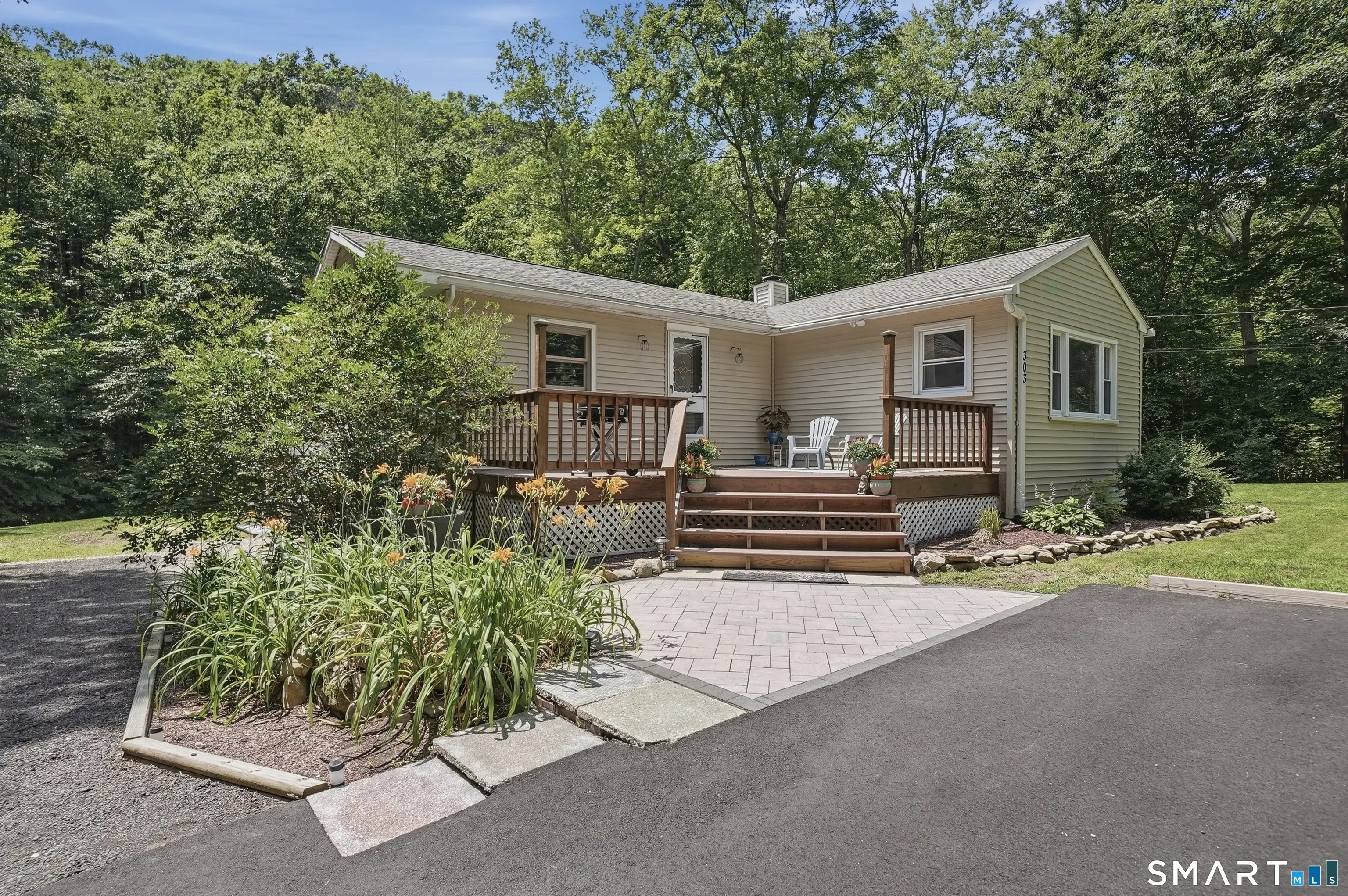 303 George Washington Turnpike, Burlington