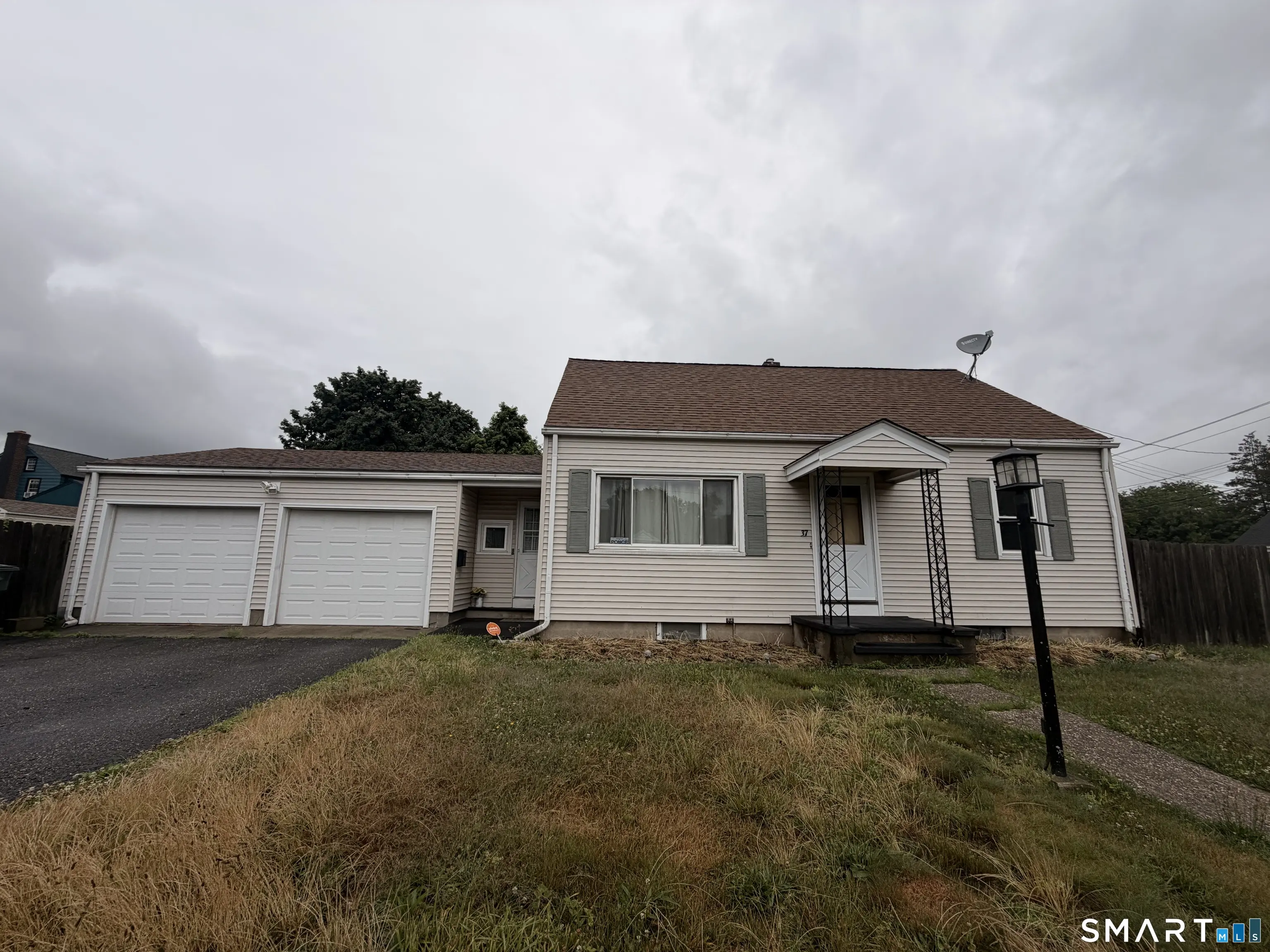 37 East Kensington Place, Bridgeport