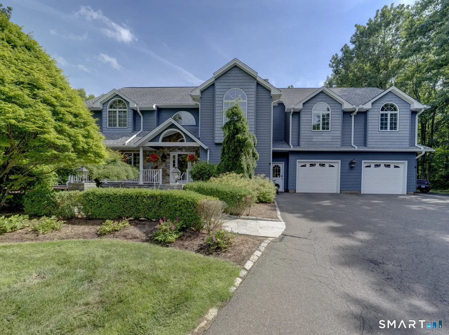 13 Executive Hill Road, Wolcott