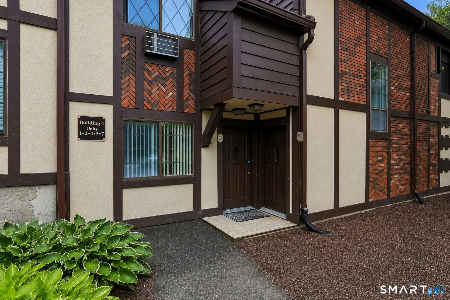 2 Tara Drive 2, Brookfield