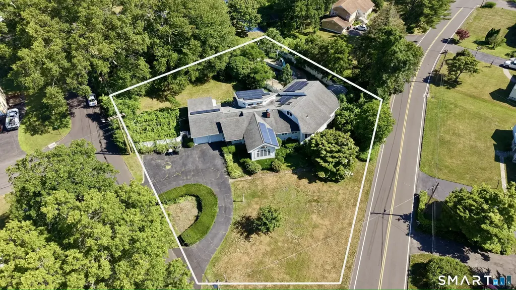 142 Williams Road, Trumbull