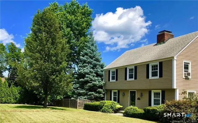 4 Paxton Road, West Hartford