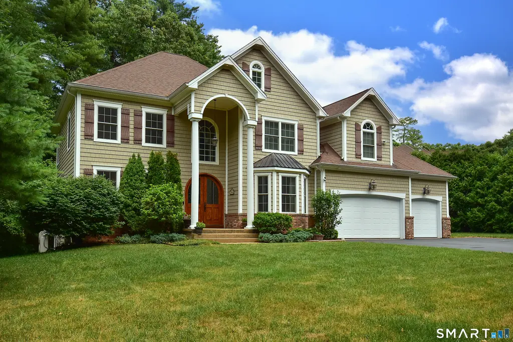 5 Biltmore Court, Avon