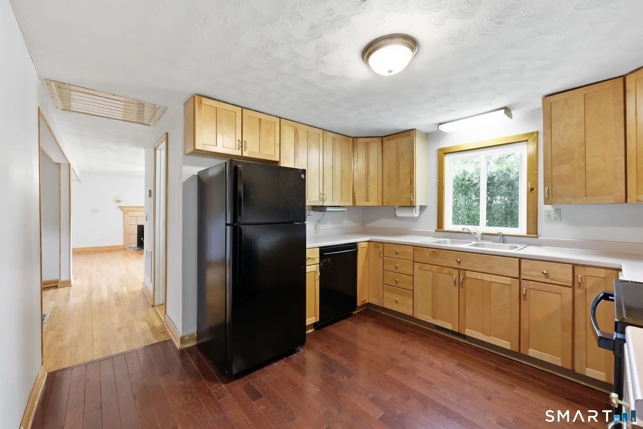 186 Jackson Drive, Suffield