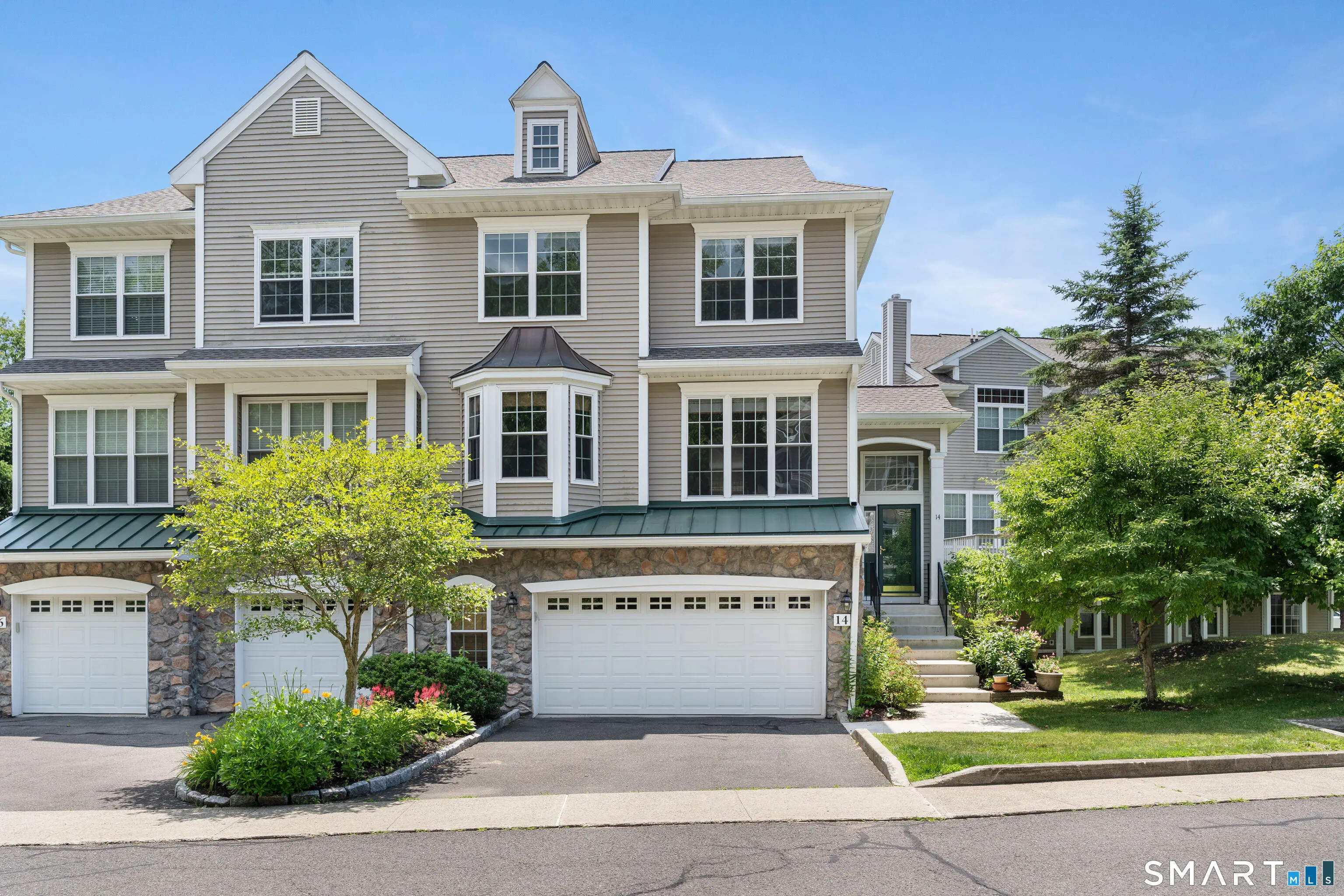 14 Cambridge Drive 14, Danbury