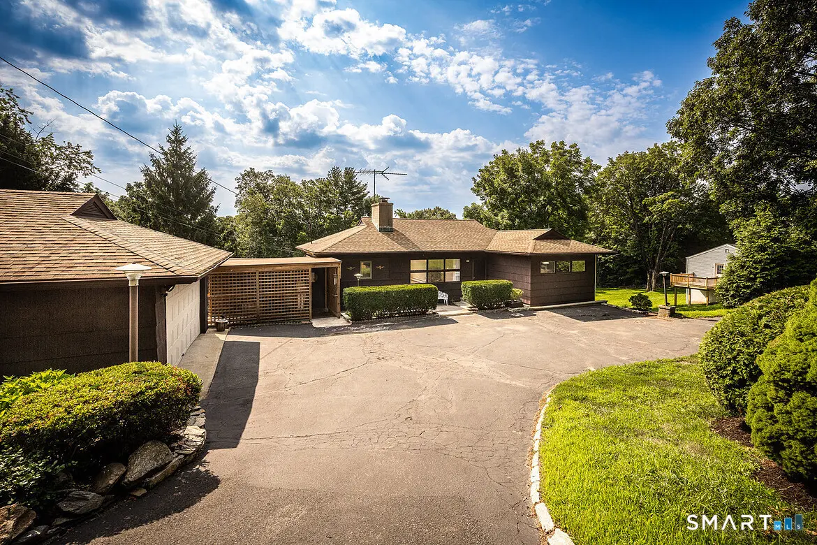 61 Soundview Avenue, Shelton