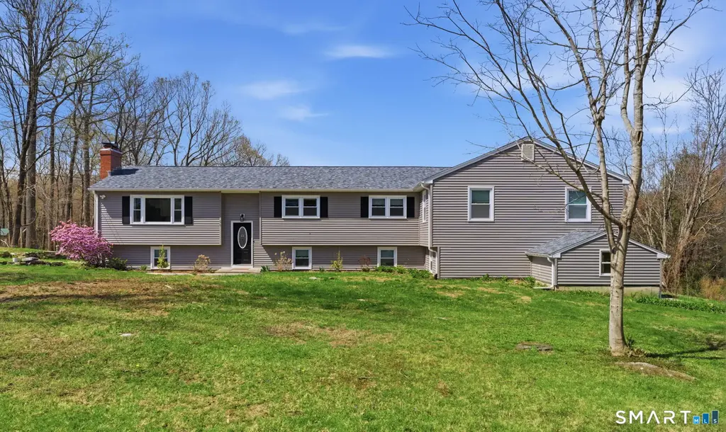 99 West Chippen Hill Road, Burlington