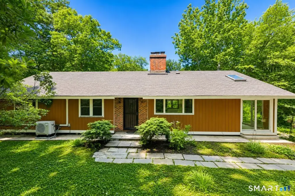 32 Hallsey Lane, Woodbridge
