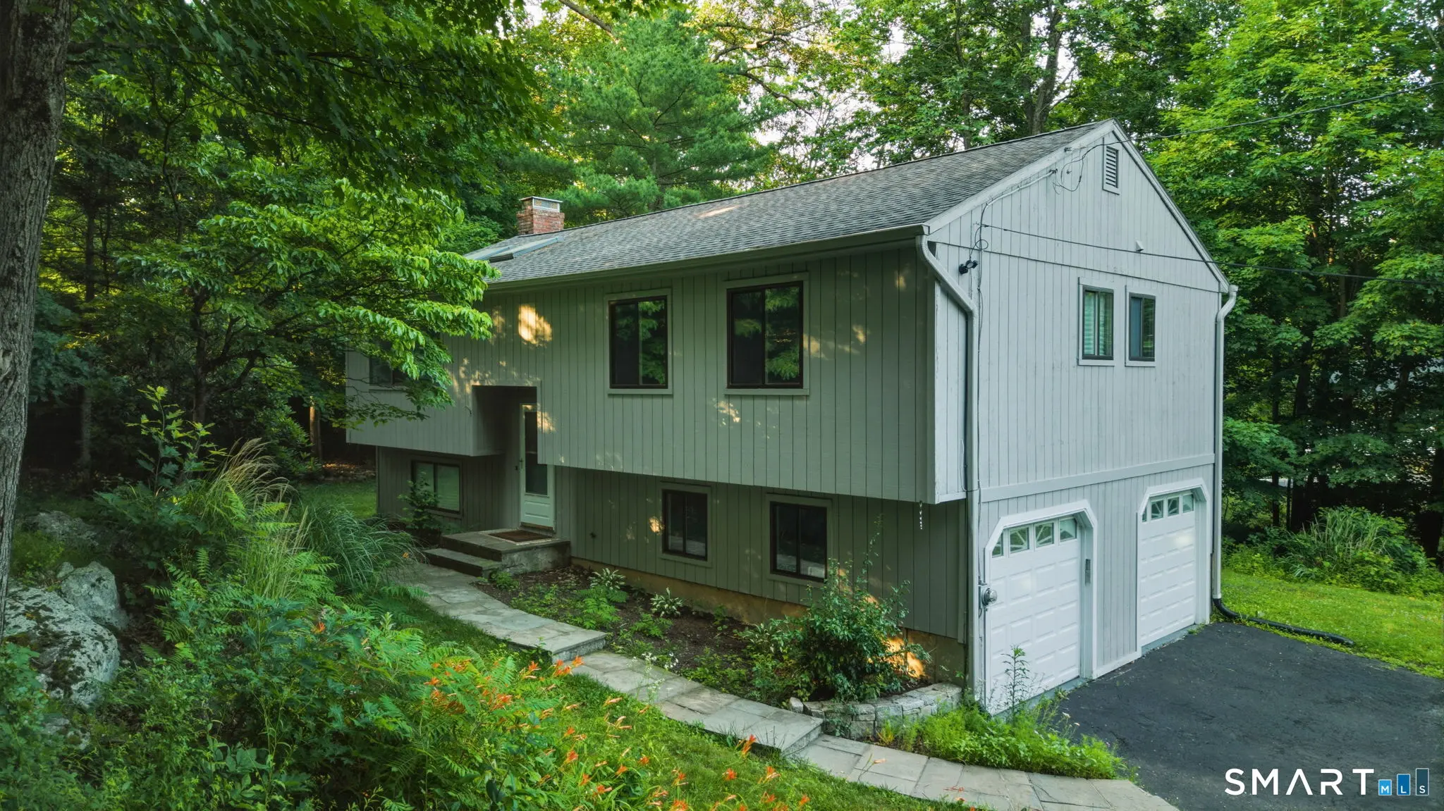 518 Bennetts Farm Road, Ridgefield
