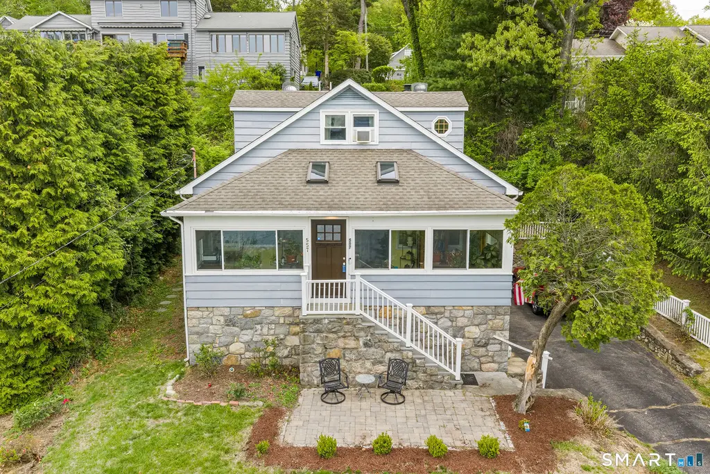 557 Candlewood Lake Road, Brookfield