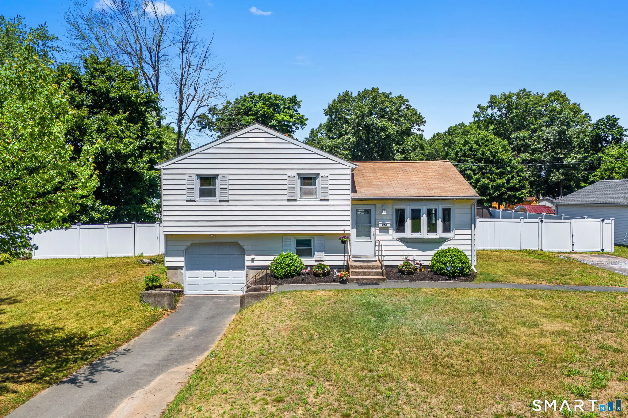 342 South Elm Street, Windsor Locks