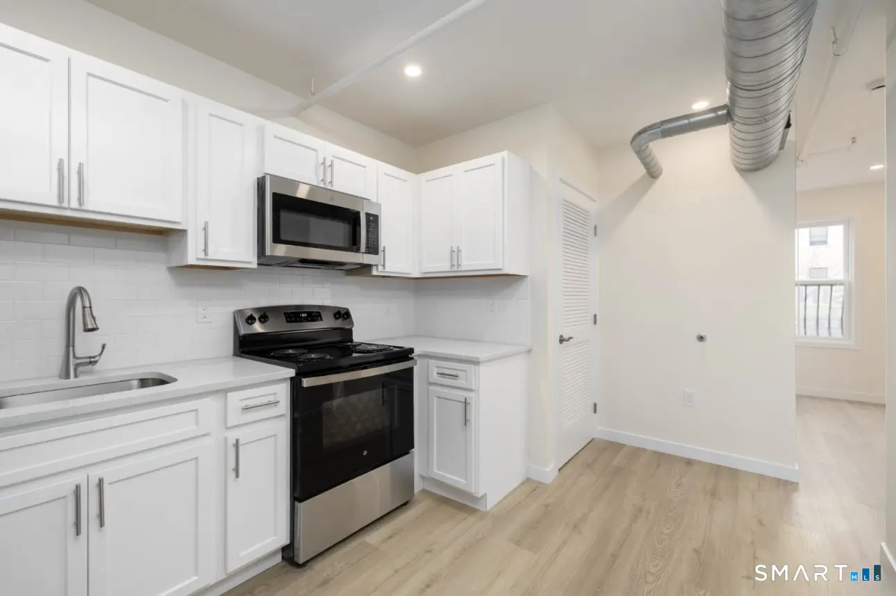 584 Main Street G, Middletown