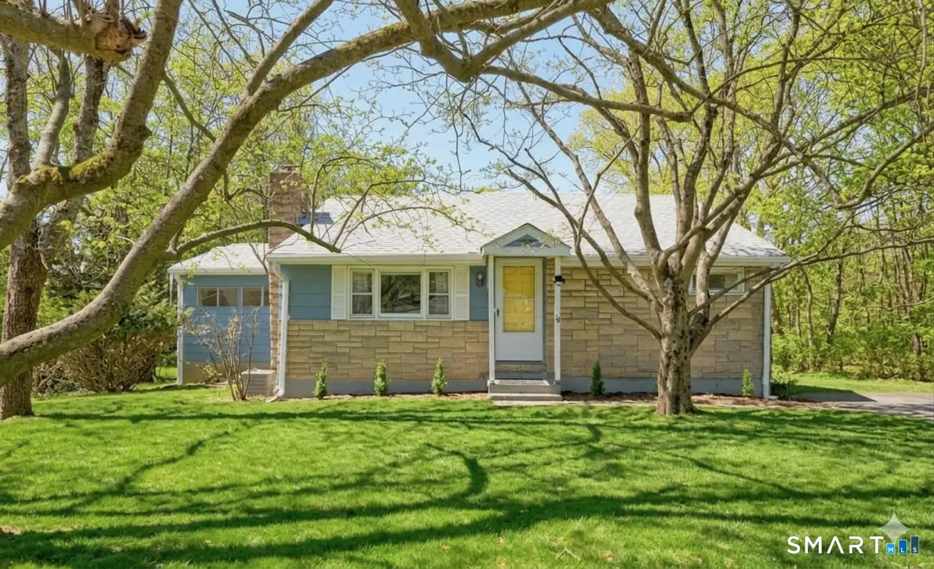 14 Wilkes Road, Danbury