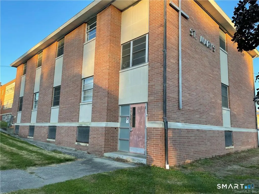 15-23 Marshall Street, Putnam