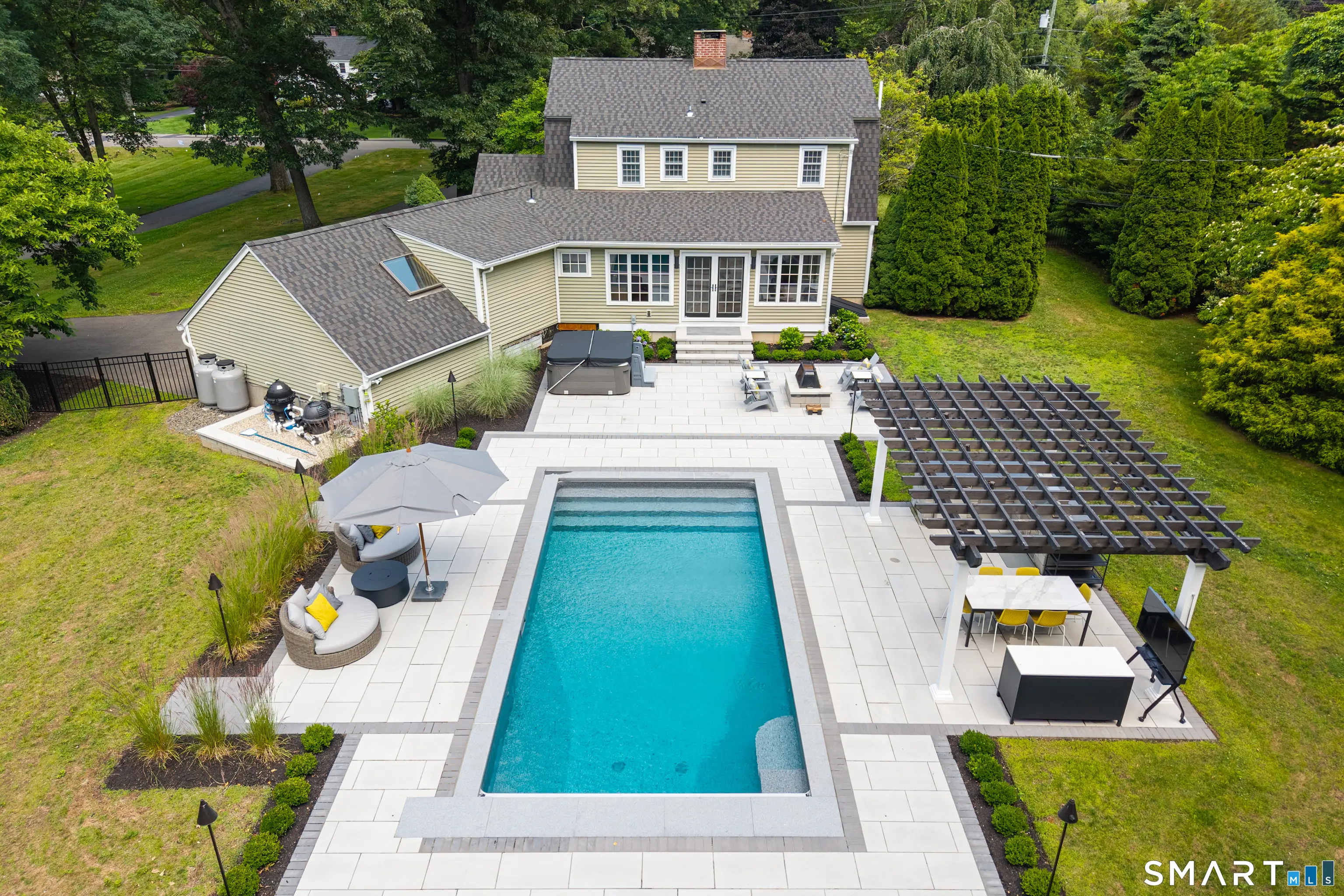 33 River Edge Farms Road, Madison