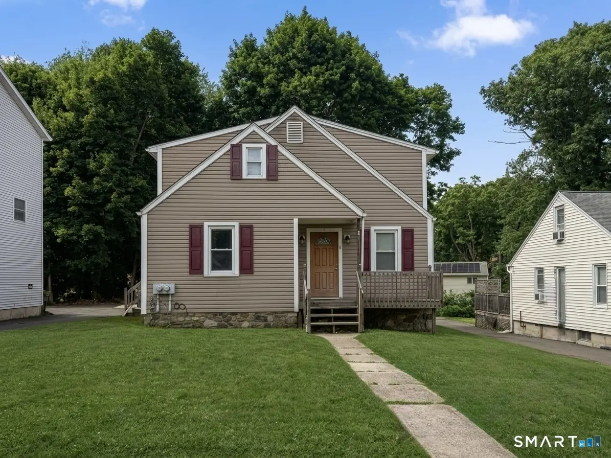 11 Belmont Circle, Danbury