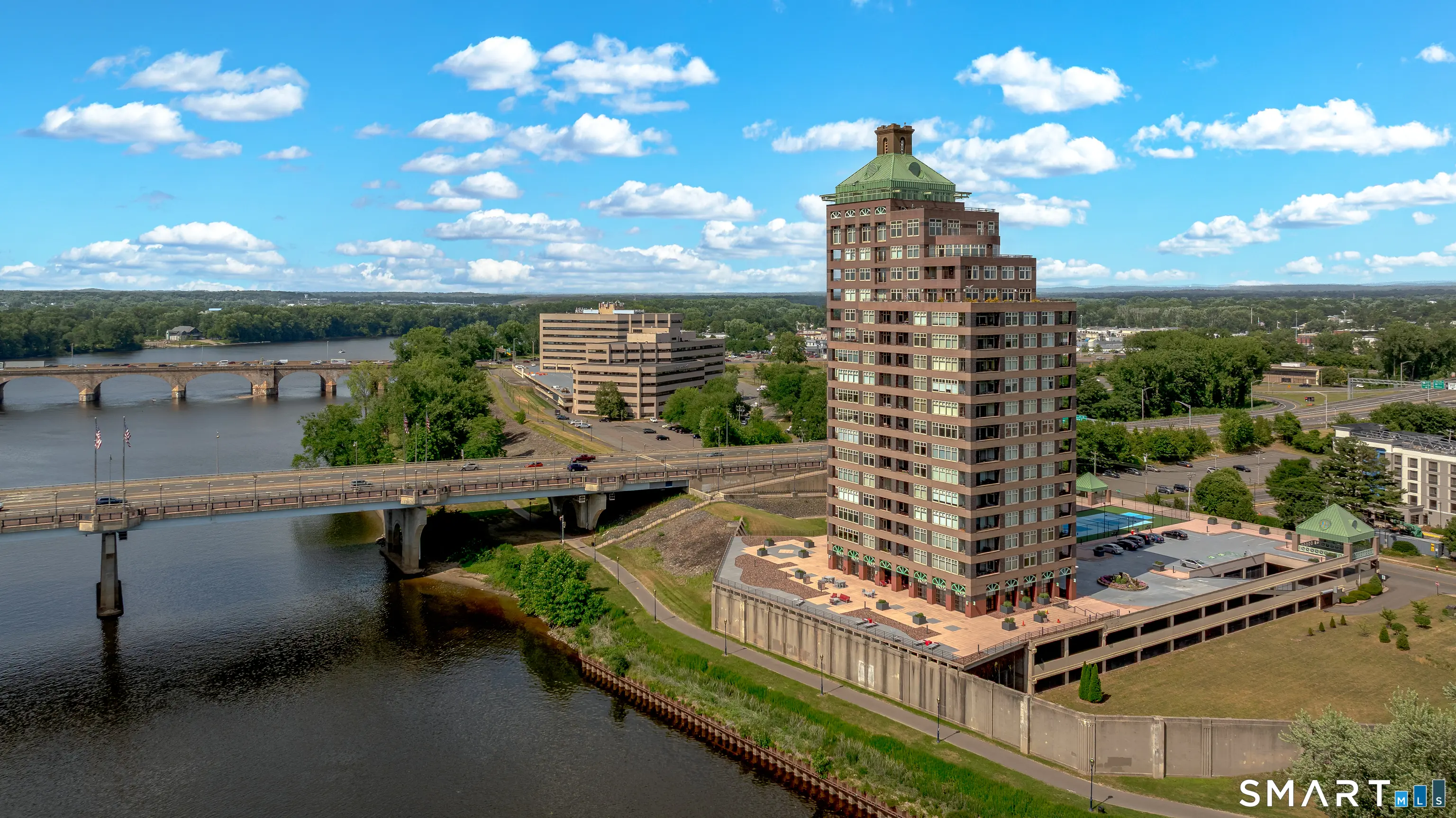 235 East River Drive 1501, East Hartford