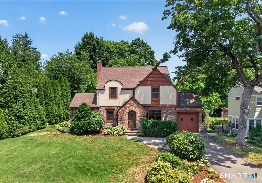 58 Myra Road, Hamden