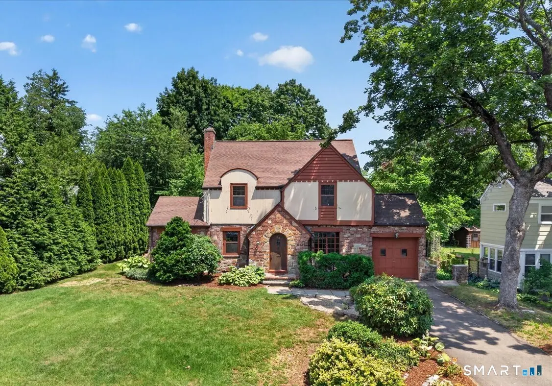 58 Myra Road, Hamden