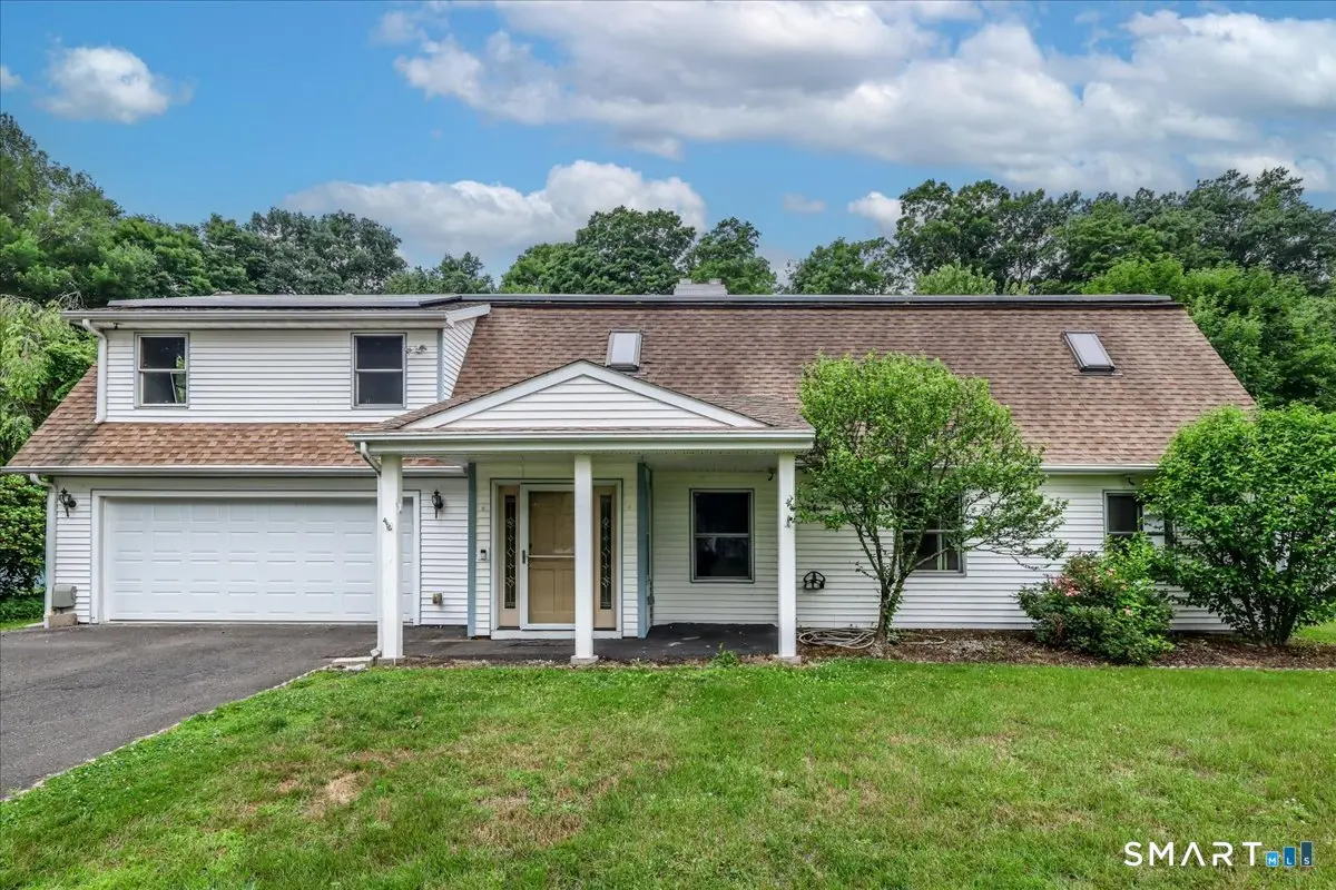 6 Caye Road, Danbury