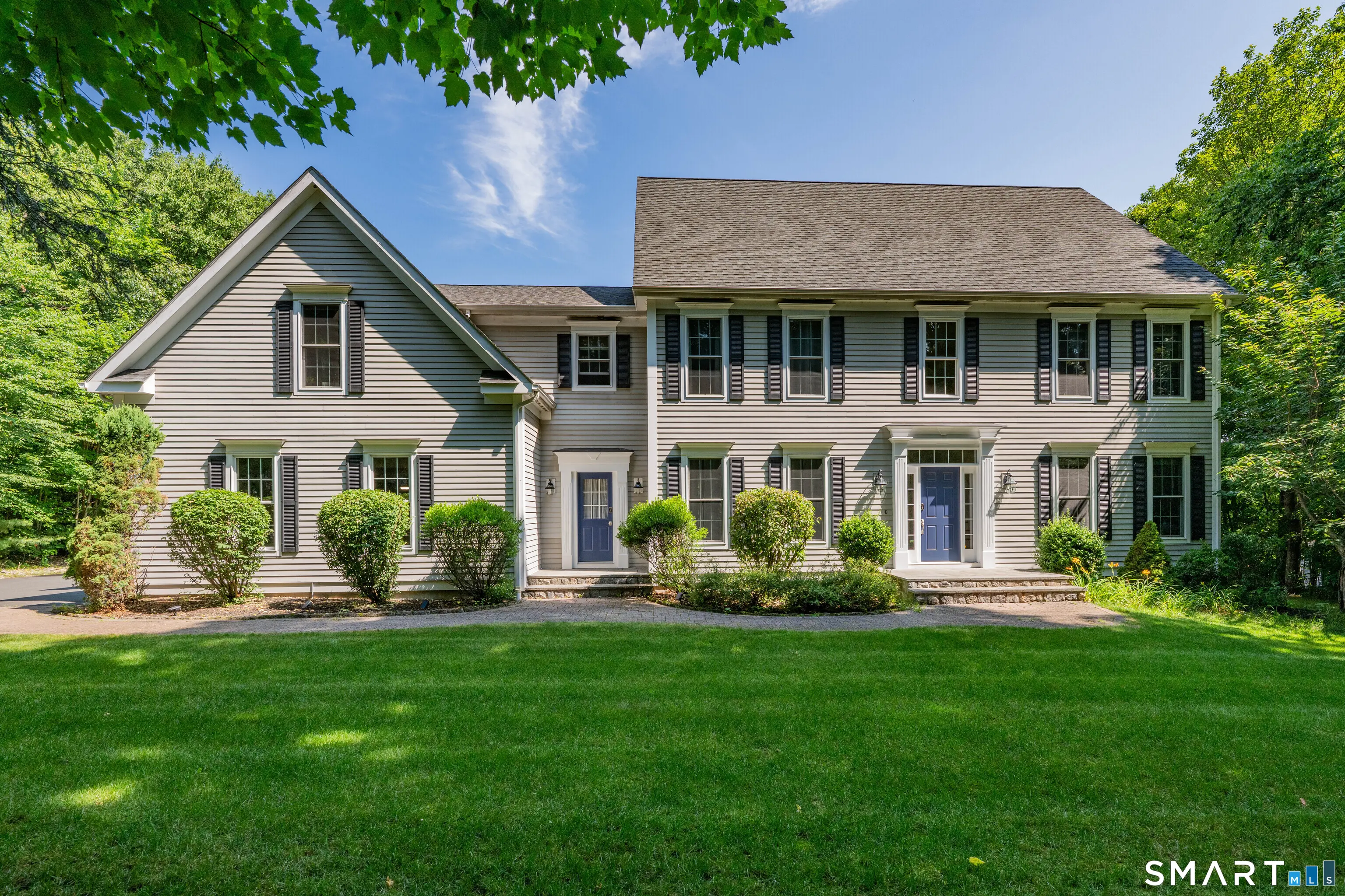 16 Highwood Crossing, Burlington