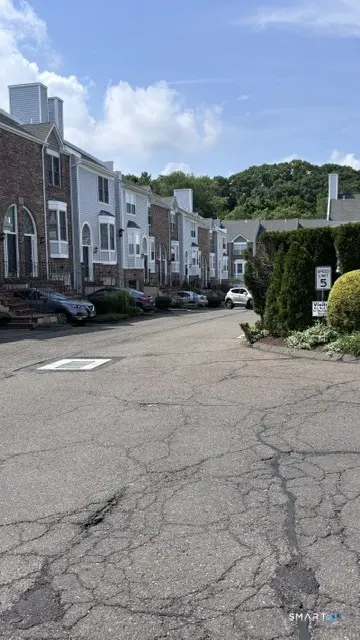 2612 North Avenue E9, Bridgeport
