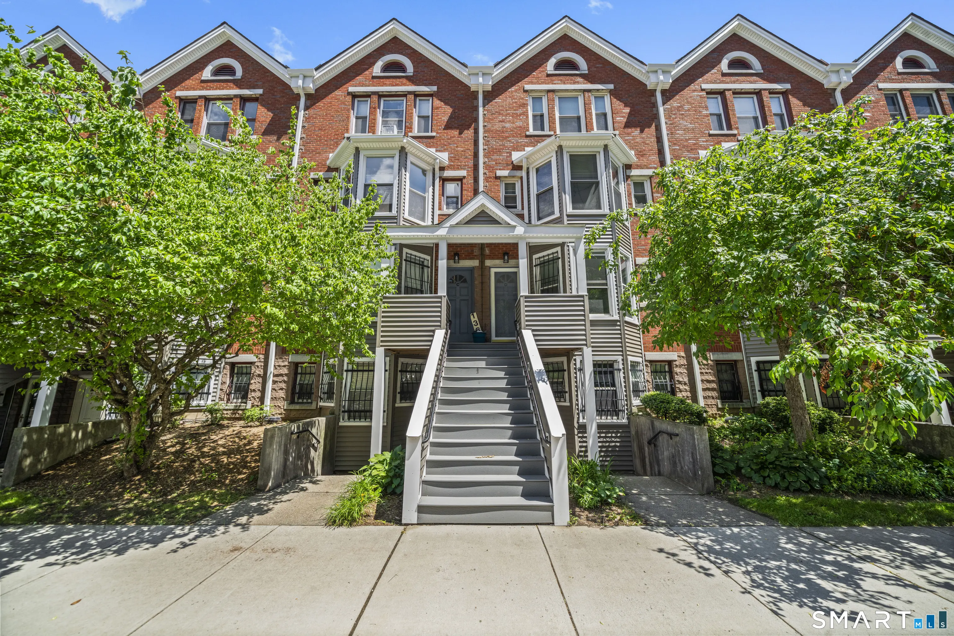 136 Maple Avenue B, Hartford