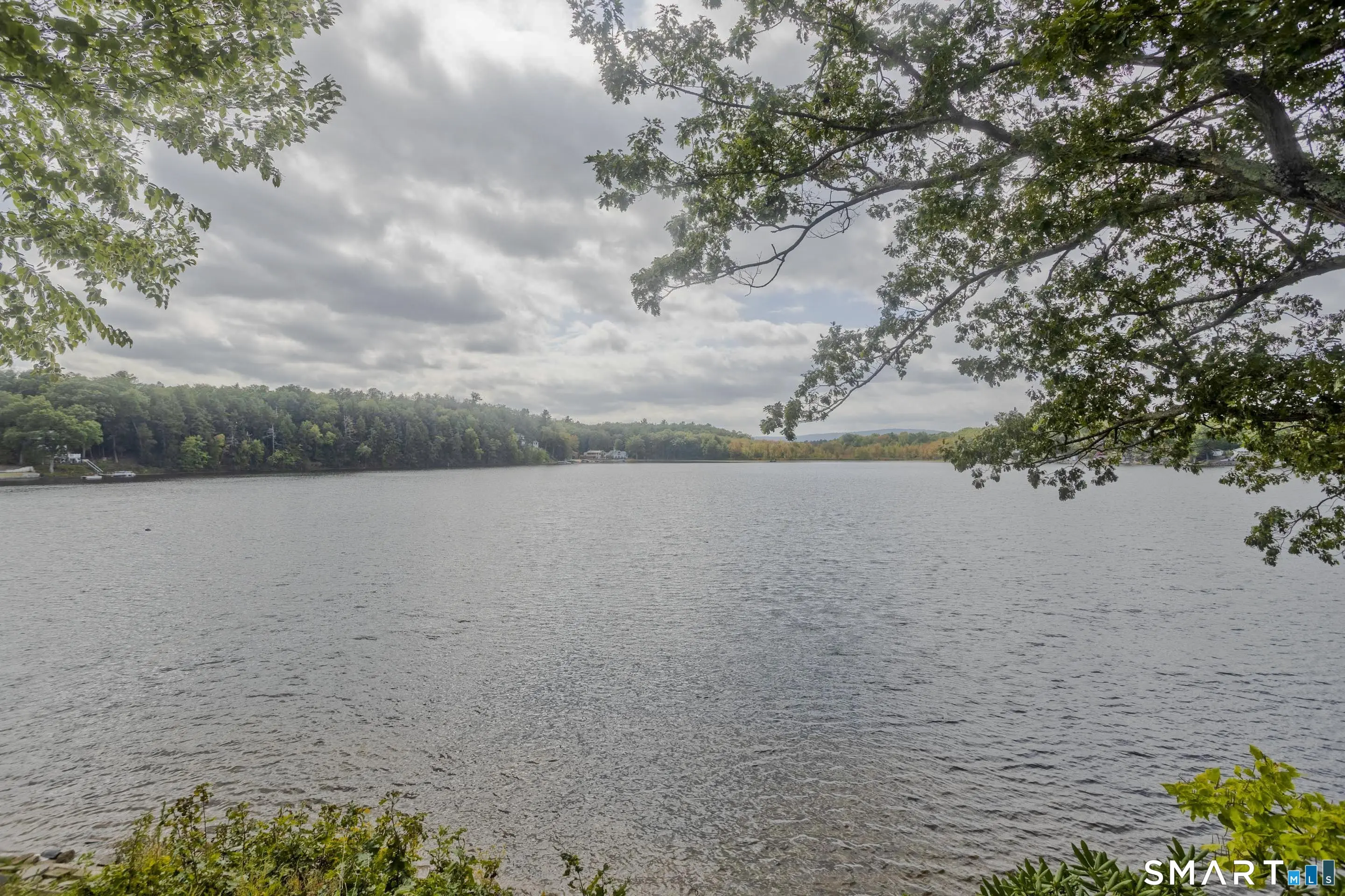 371 Lakeview Drive, Suffield
