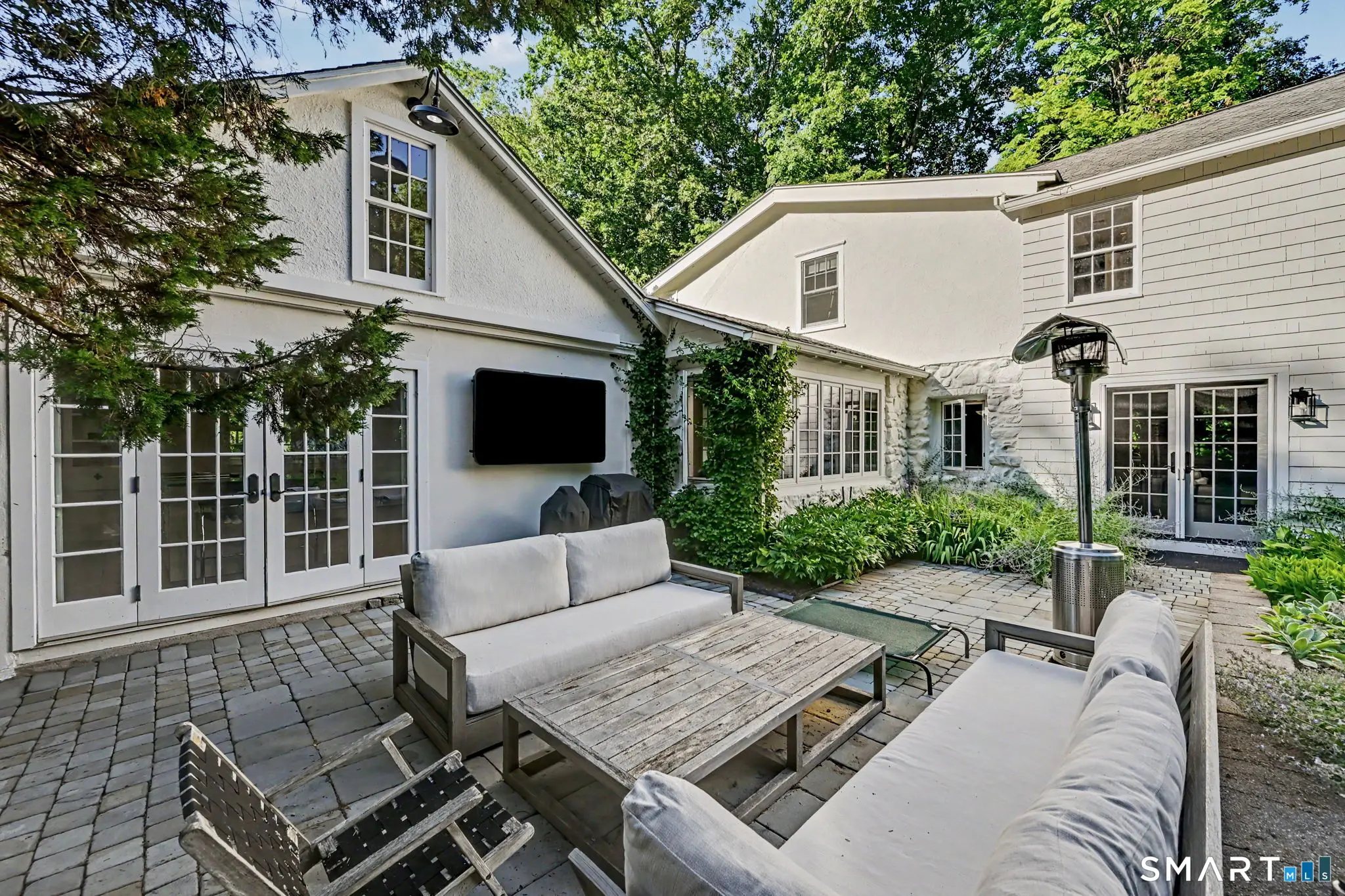 1097 Sunset Road, Stamford